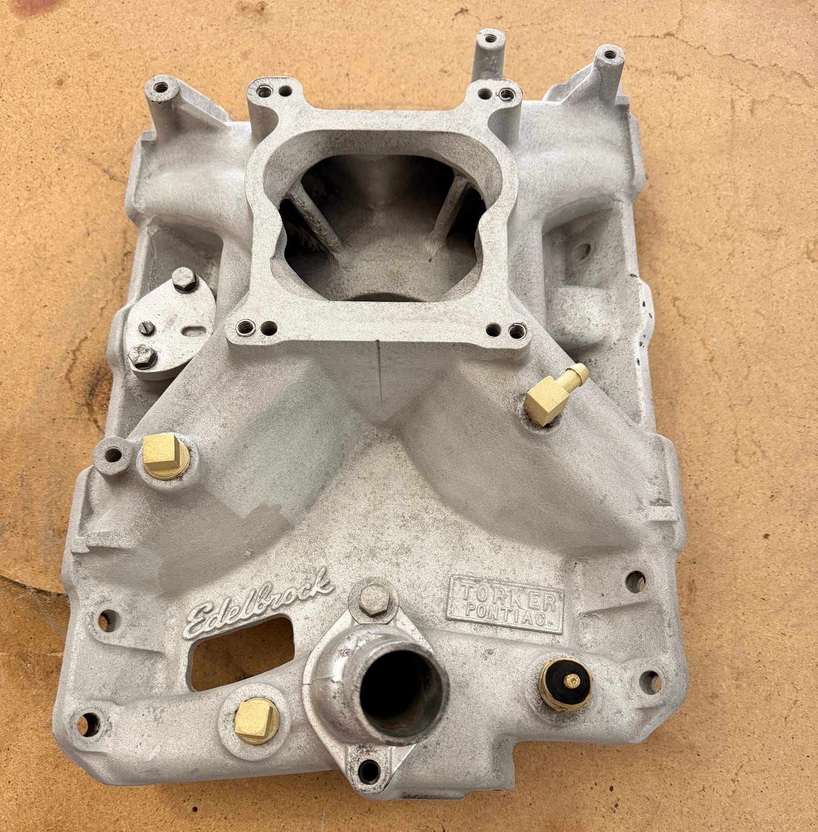 Clean aluminum intake manifold after laser cleaning